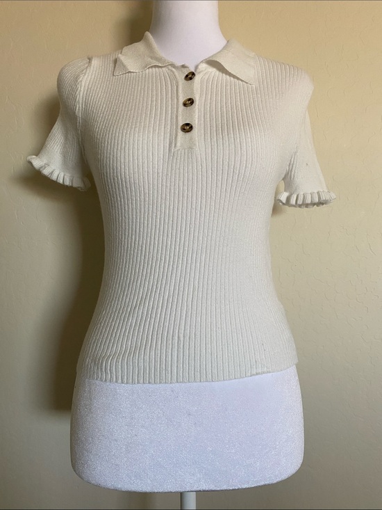Forever 21 Tops - Junior’s White Ribbed Polo Shirt